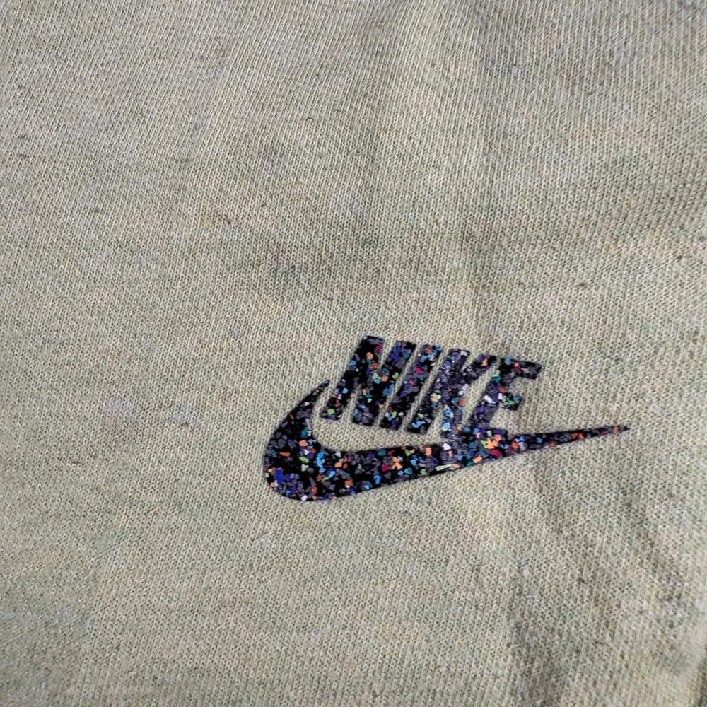 Nike Sportswear Shorts Mens Medium Lime Green DD7043-730 Fleece Grind Logo